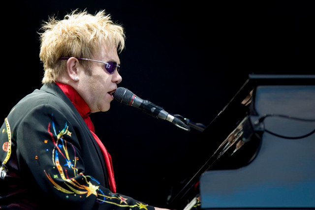 Elton John #boycottdolcegabbana